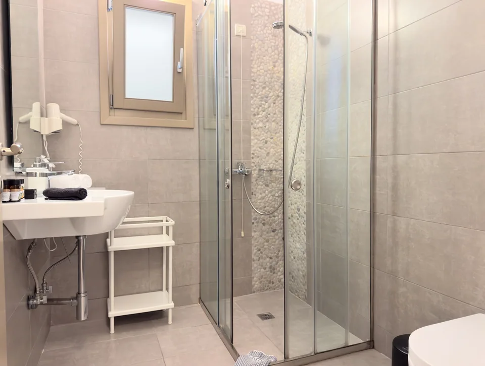 Studio 101 · Bathroom with shower