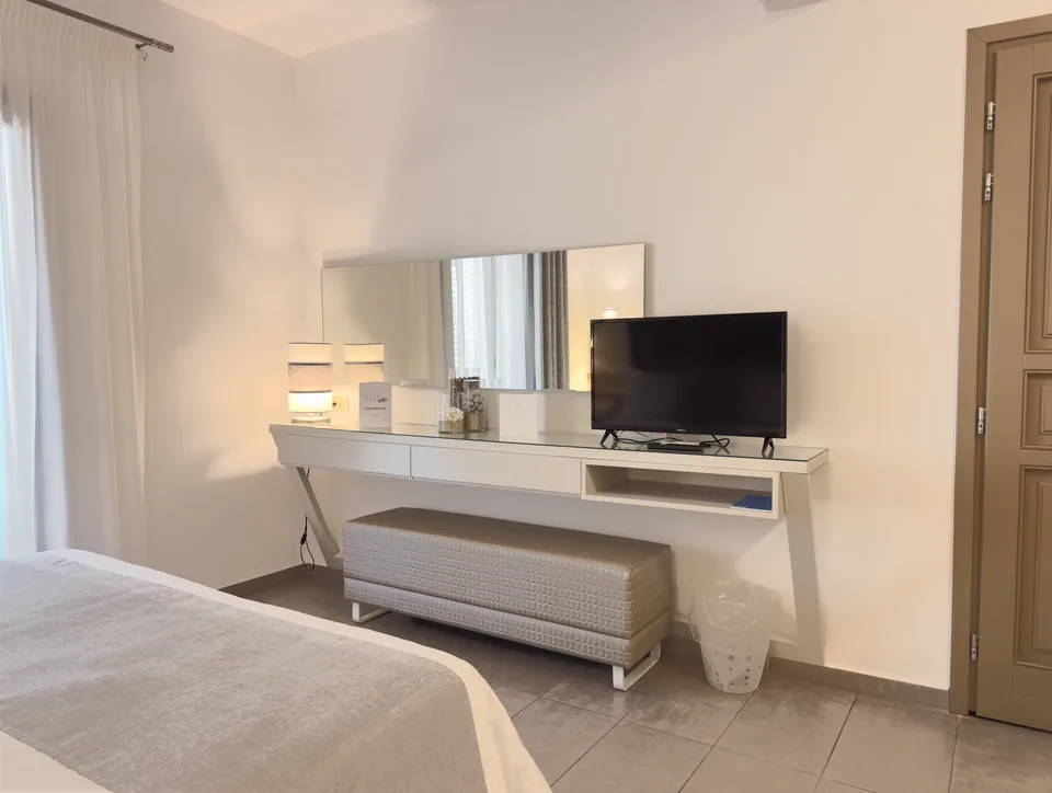 Studio 101 · Room details