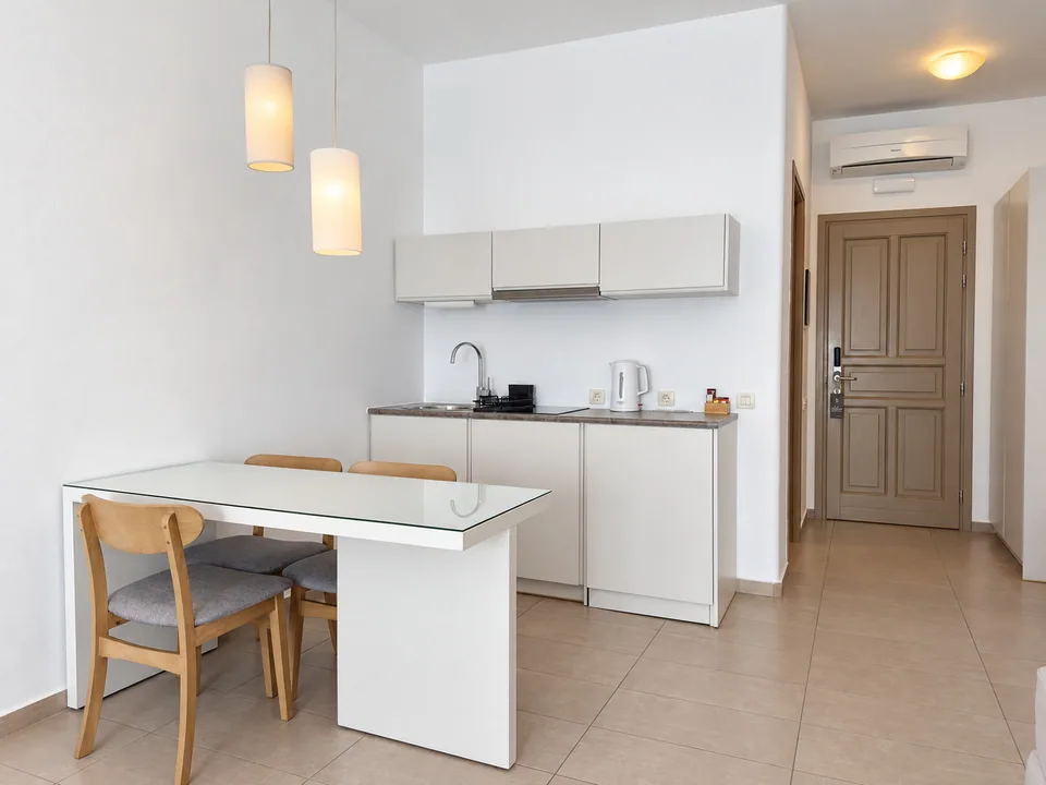 Studio 104 · Kitchenette