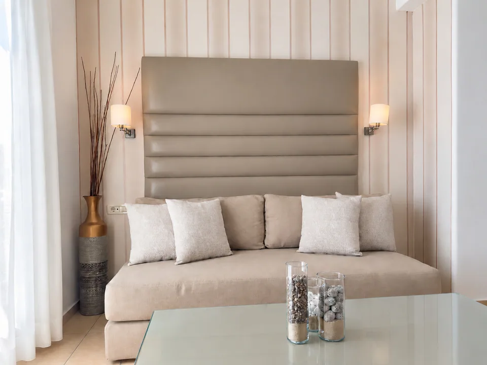 Suite 106 · Living area