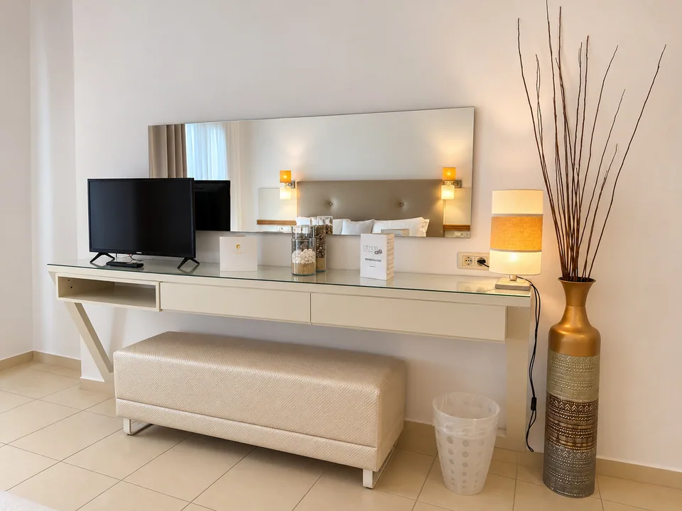 Studio 201 · Room details