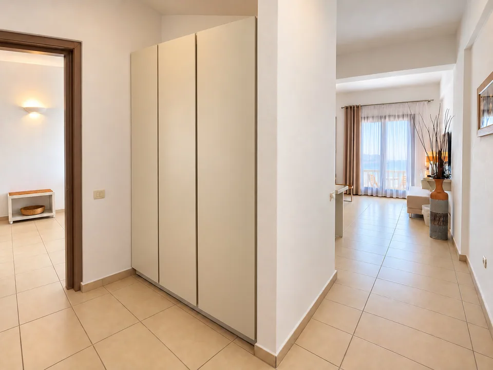 Suite 205 · Room details
