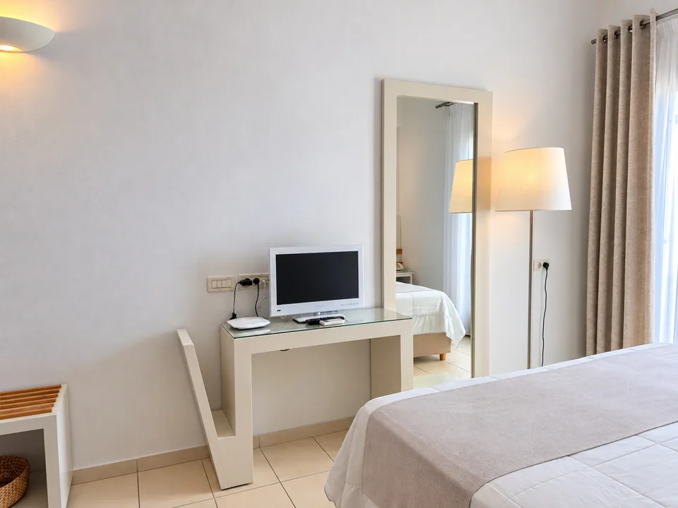 Suite 205 · Room details
