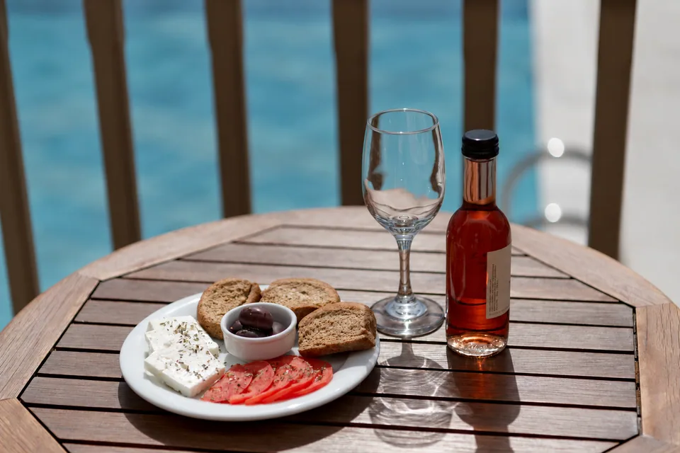 Suite 205 · Room details