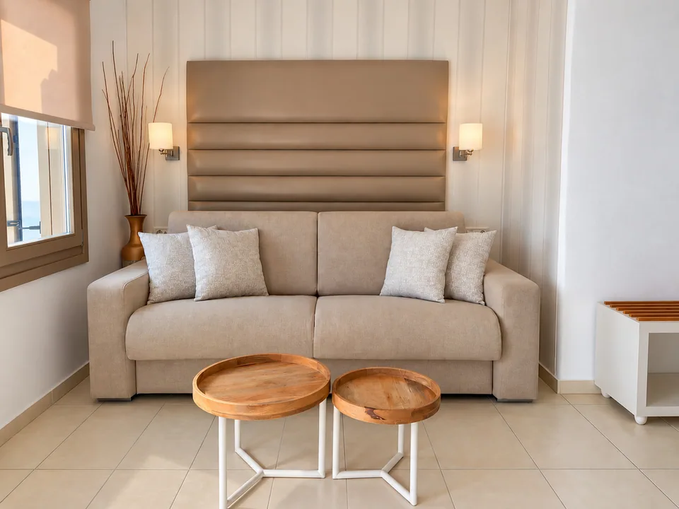 Suite 206 · Living area