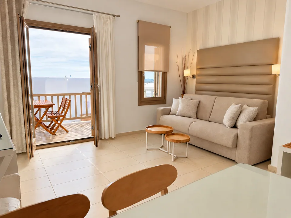 Suite 206 · Living area
