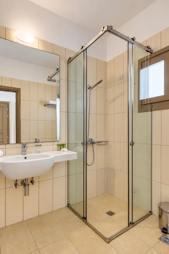 Studio 207 · Bathroom with shower