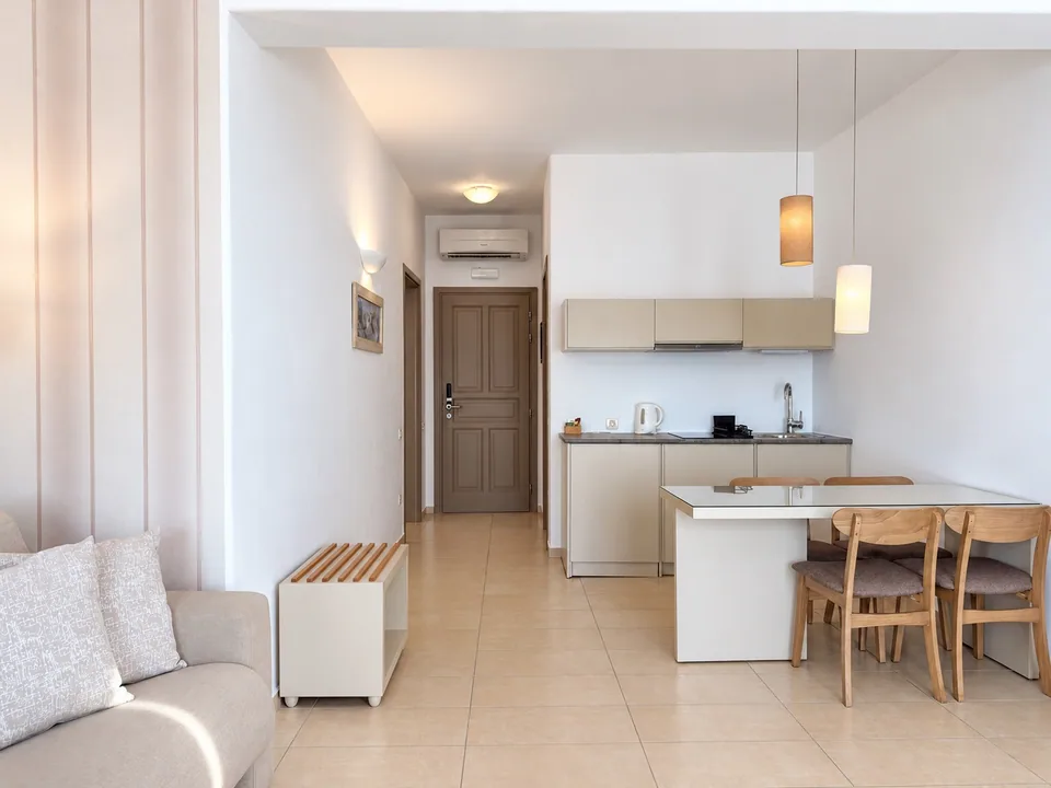 Suite 209 · Kitchenette